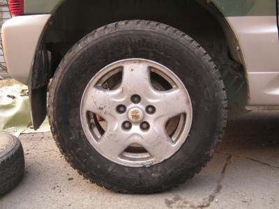 Заднее правое колесо 215/70 R15
