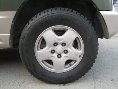 Переднее правое колесо 215/70 R15