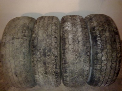 Bridgestone Dueler H/T 840 245/70R16