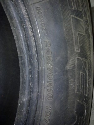 Bridgestone Dueler H/T 840 245/70R16