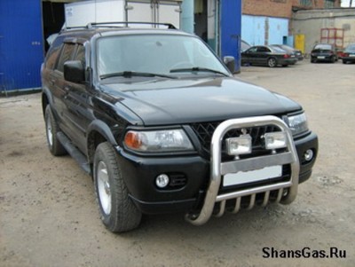 2011mitsubishimonterosport_1.jpg