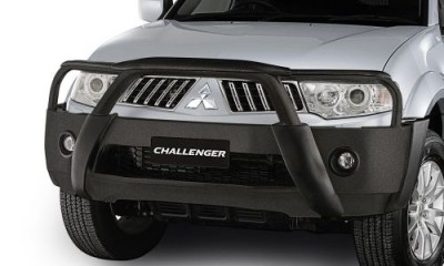 challenger_steel_front_protection_bar.jpg