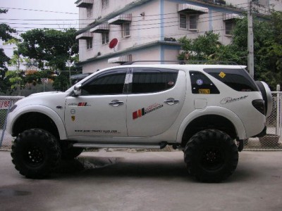 L200.jpg